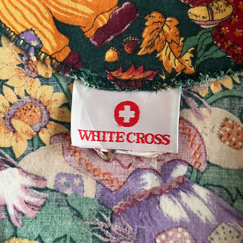 White Cross Fall Print Lab Coat - Picture 2 of 12